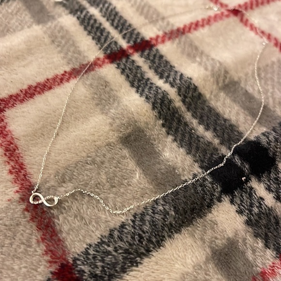 Sterling silver necklace, worn twice, not damaged, and adjustable size. - Picture 4 of 6